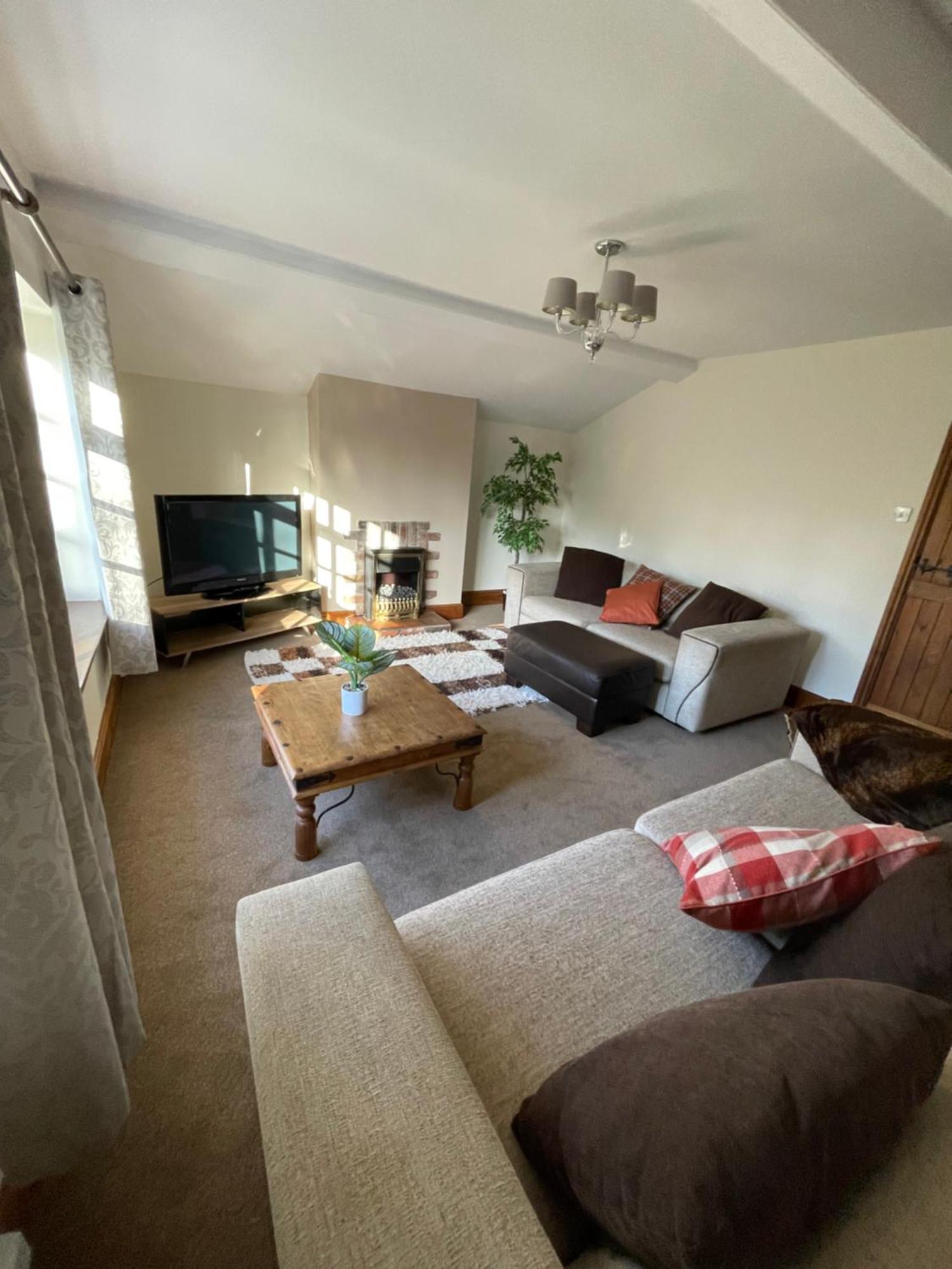 Pear Tree House 2 Bed Apartment Hartford  Екстериор снимка